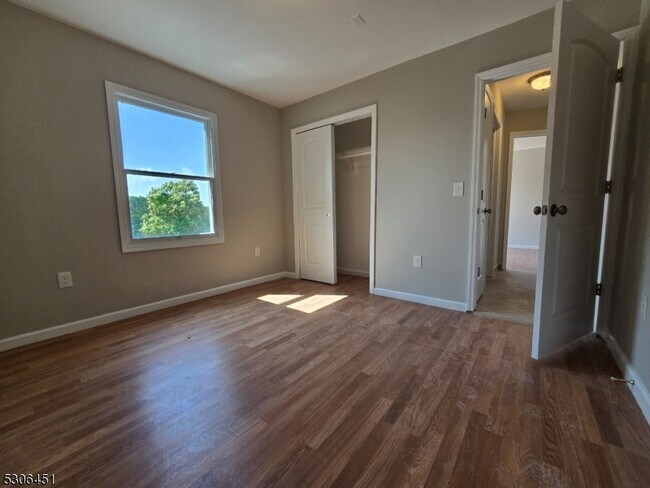 Building Photo - 158 N 8th St