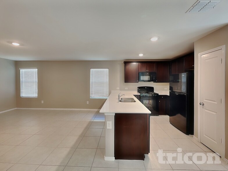 Building Photo - 707 Odlozil Ln