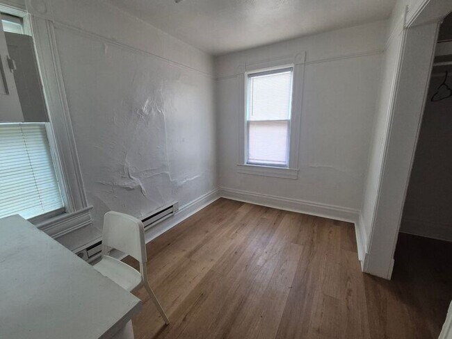 Building Photo - 427-431 E. Bijou St.