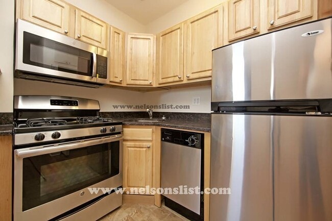 Building Photo - 100 Prospect Park W