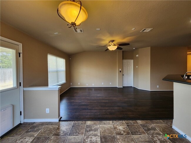 Building Photo - 246 Crane Crest Dr