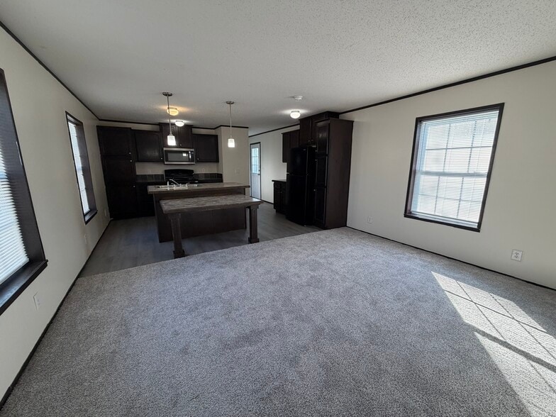 Building Photo - 2331 Wellington Green Dr