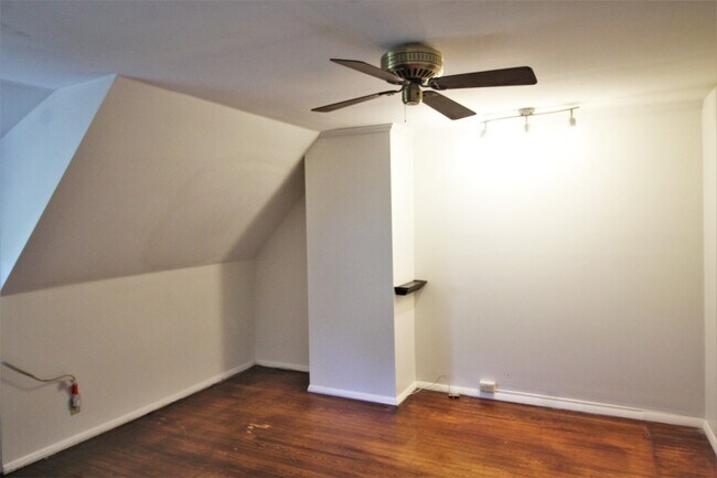 Building Photo - 2026/2027 Off-Campus JHU Spacious 5bd/2ba Rowhome OSP & W/D! Available 6/8