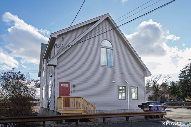 Building Photo - 50 York St