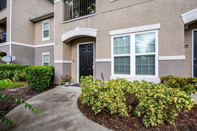 Building Photo - 2 Bedroom 2 bathroom  Condominium.