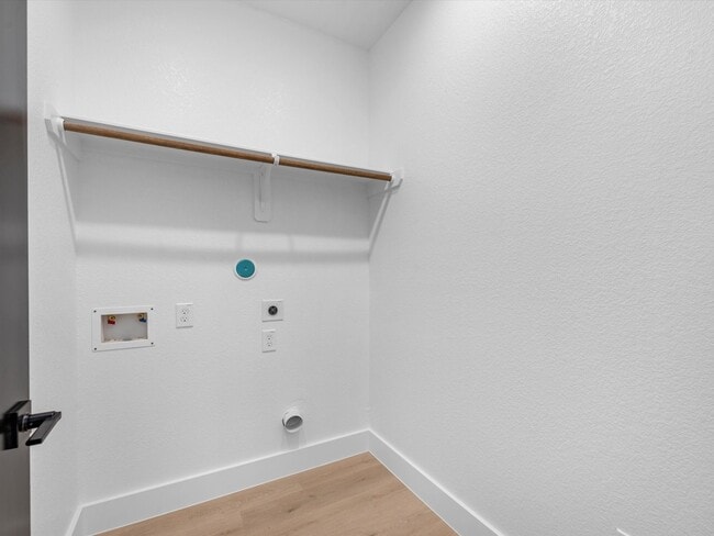 Building Photo - 10732 Twin Oak Dr