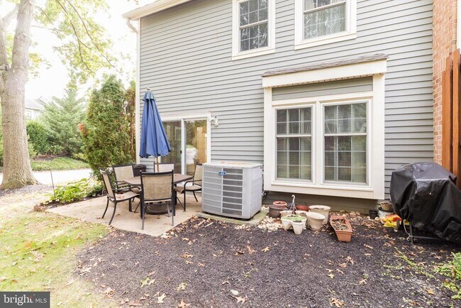 Building Photo - 48 Stonehurst Ct