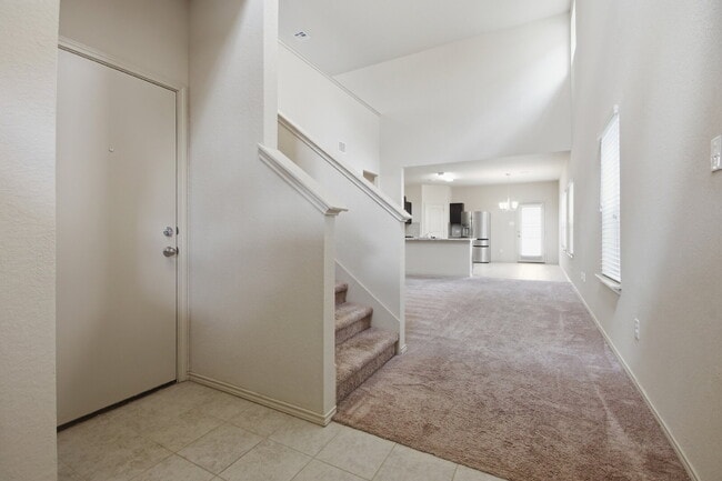 Building Photo - "Charming San Marcos Retreat: Spacious 3-Bedroom Home with 2.5 Baths on Lake Glen!"