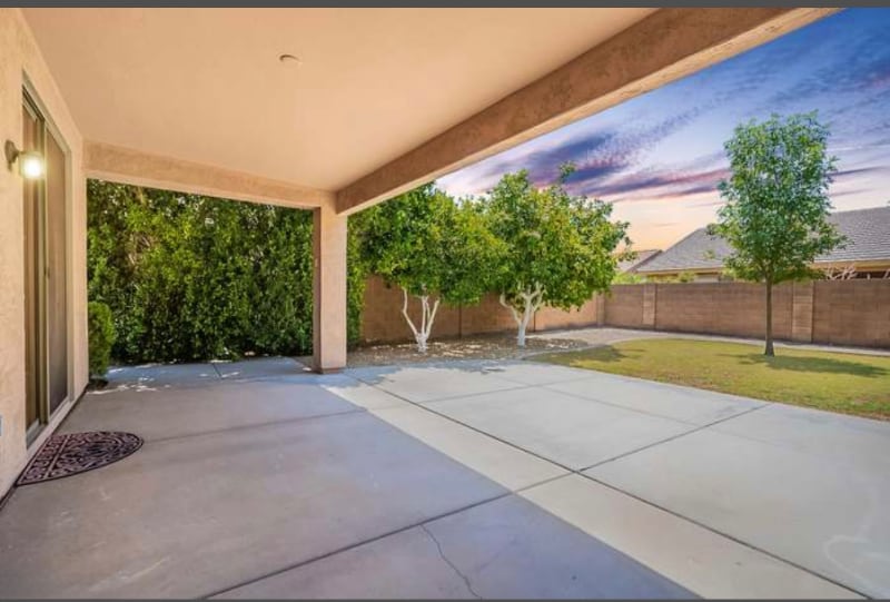 Building Photo - 201 W. Roadrunner Dr.