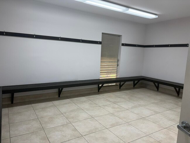 Building Photo - 3800 Oaks Clubhouse Dr