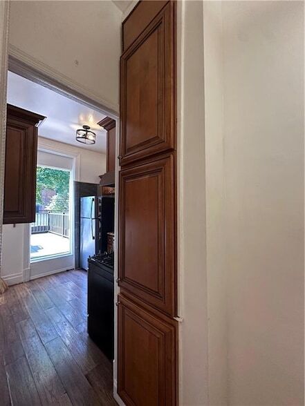 Building Photo - 580A Quincy St