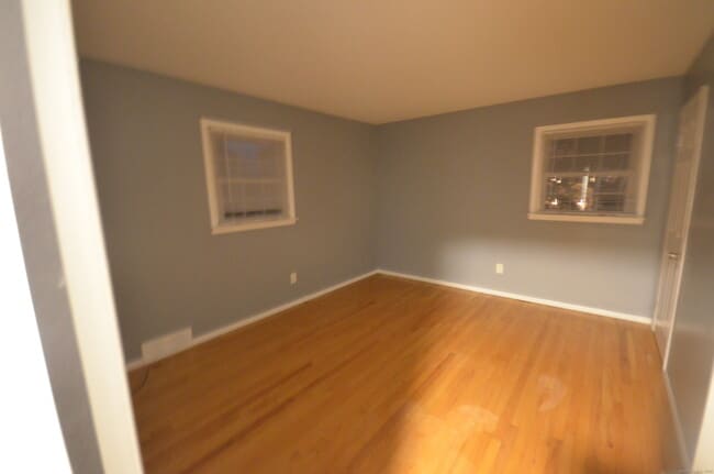 Building Photo - 28 Riverside Dr