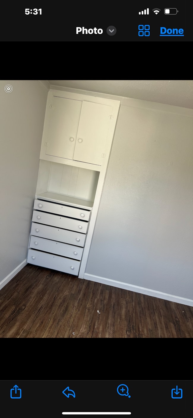 Building Photo - 1600 S Oak Ave