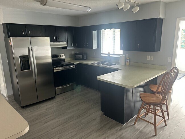 Building Photo - Charming 2-bedroom 1-bath home