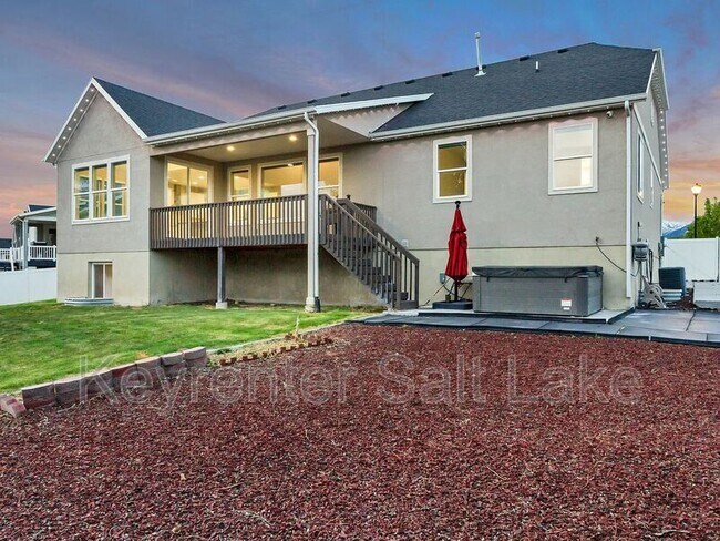 Building Photo - 31 N Palomino Way