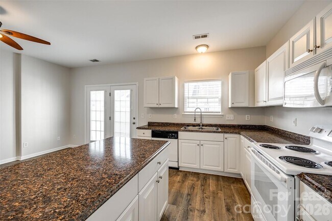 Building Photo - 12326 Verdant Ct