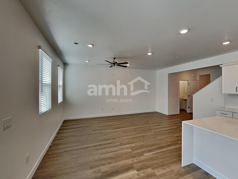 Building Photo - 6464 E Paseo Baranda