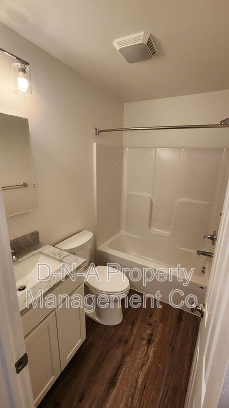 Building Photo - 1334 Dreher Ave