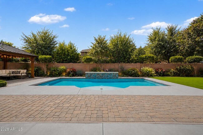 Building Photo - 2937 E Longhorn Dr