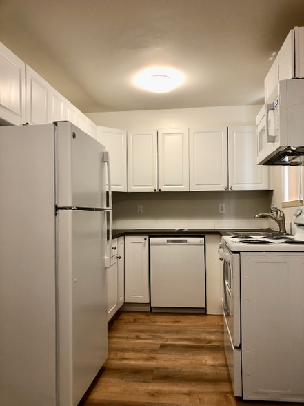 Building Photo - 3604 NE 73rd Pl