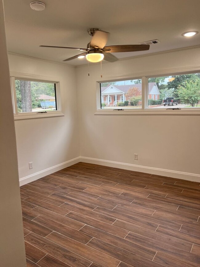 Building Photo - 1805 Starling Dr