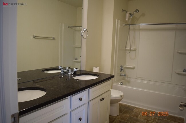 Building Photo - 49577 Shoreline Dr