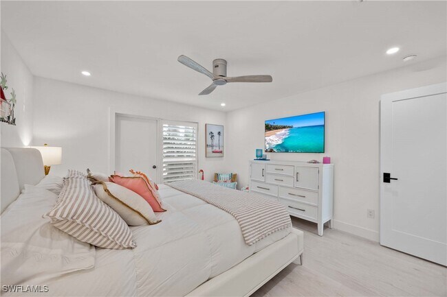 Building Photo - 2100 Gulf Shore Blvd N