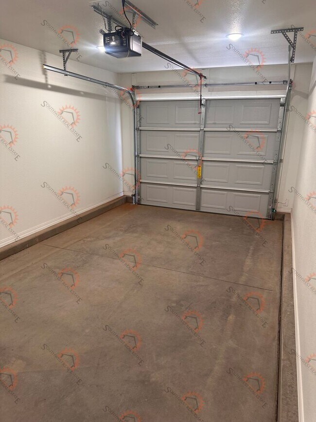 Building Photo - 1304 Sonora Rd