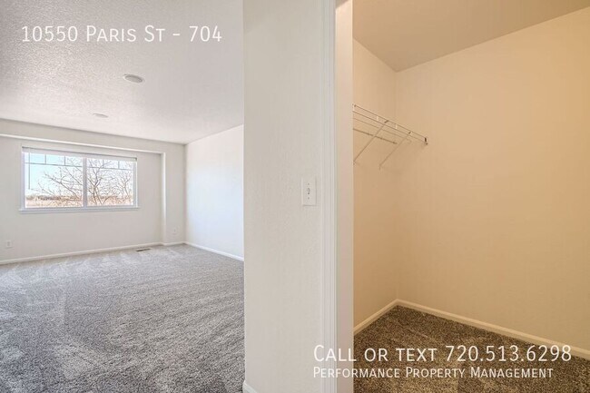 Building Photo - 10550 Paris St
