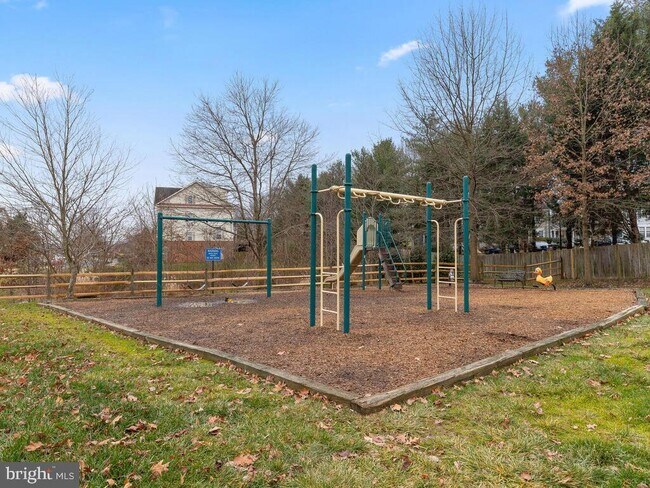 Building Photo - 2940 Huntington Grove Square