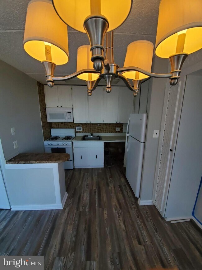 Building Photo - 401 Cooper Landing Rd