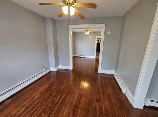 Building Photo - 342 3rd St