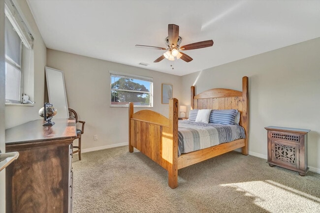 Building Photo - 2529 Croton Ave