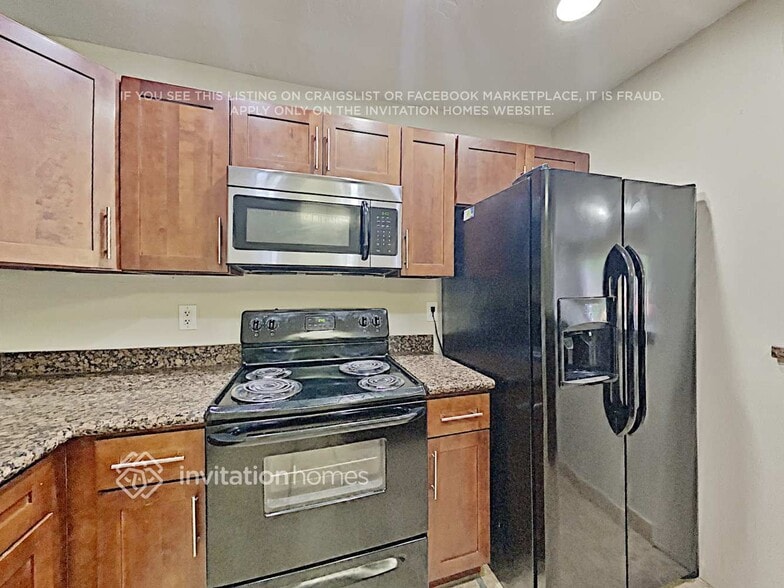 Building Photo - 20352 NW 39th Ct