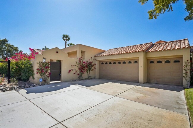 Building Photo - 48 Oak Tree Dr