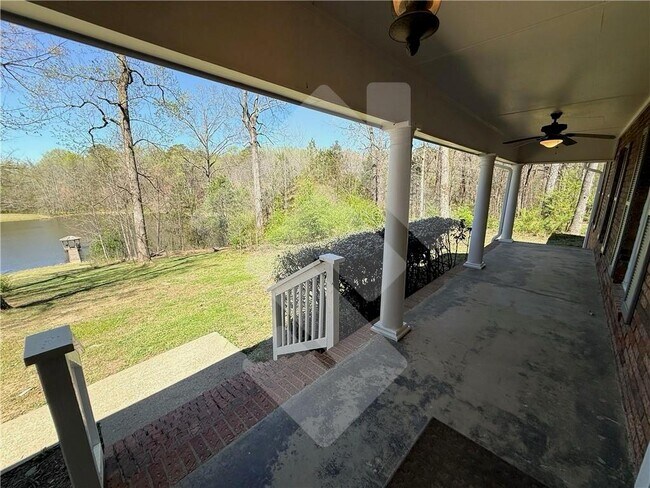 Building Photo - 3670 Gravitt Rd