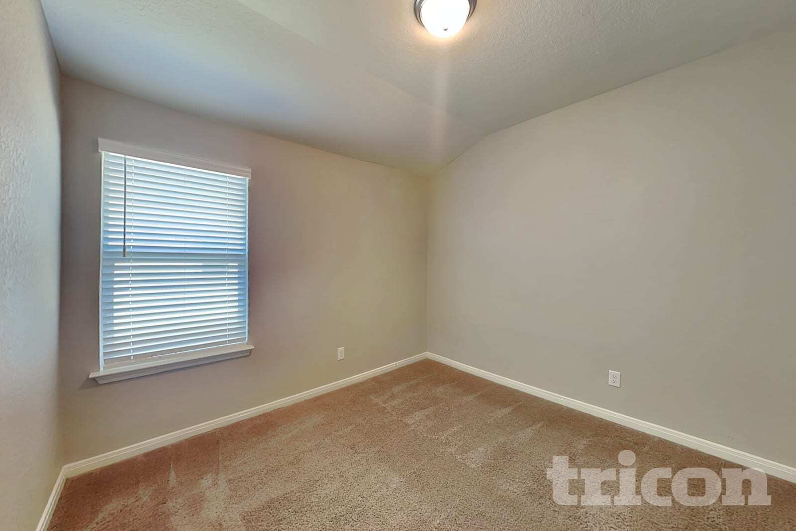 Building Photo - 13558 Paxton Blvd