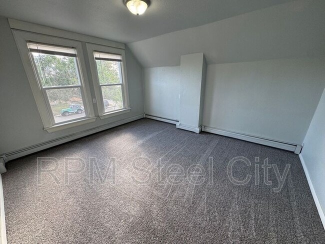 Building Photo - 2723 3rd Ave