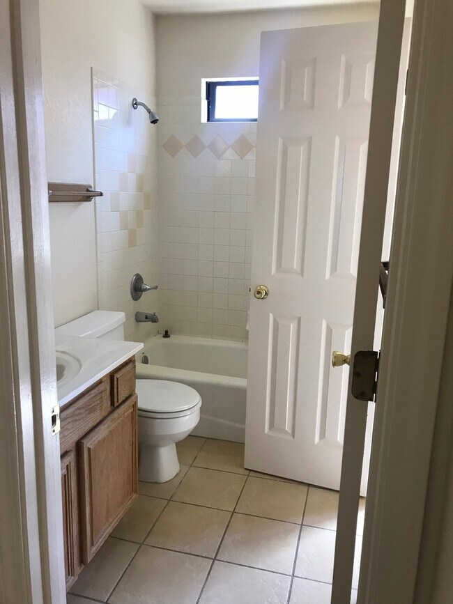 Building Photo - Nice Home is Las Colinas!