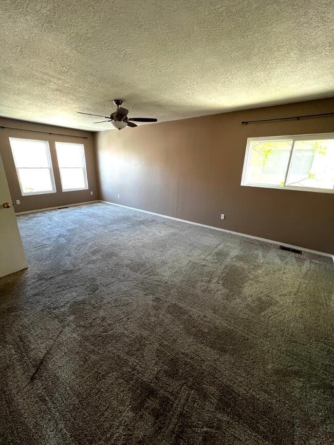 Building Photo - 4353 Altura Vista Ln NE