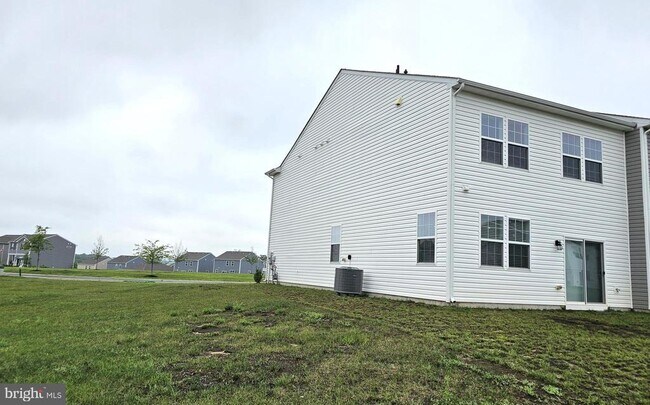 Building Photo - 717 Pickerel Pl