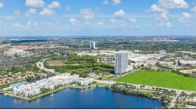 Building Photo - 2000 Metropica Wy