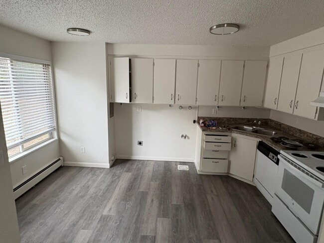 Building Photo - 850 E 275 N