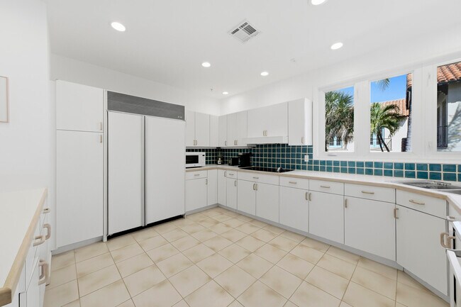 Building Photo - 4535 Coquina Rd