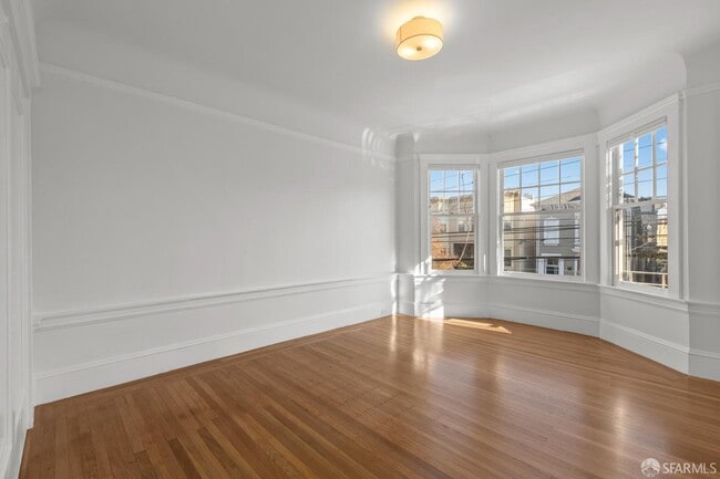 Building Photo - 1166 S Van Ness Ave