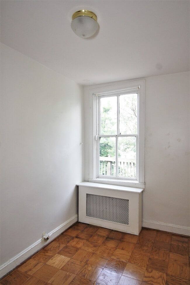 Building Photo - 1513 Bolton St