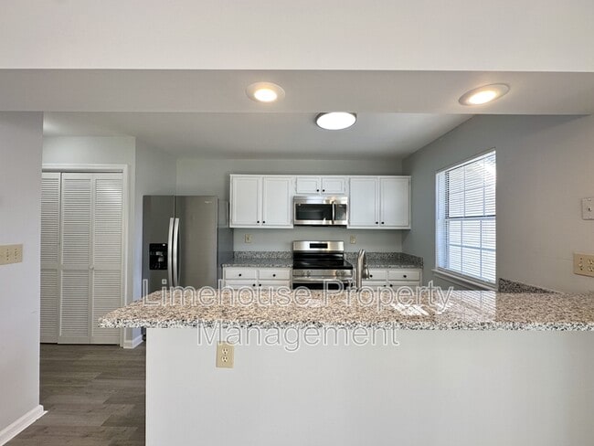 Building Photo - 4567 Genoa Cir