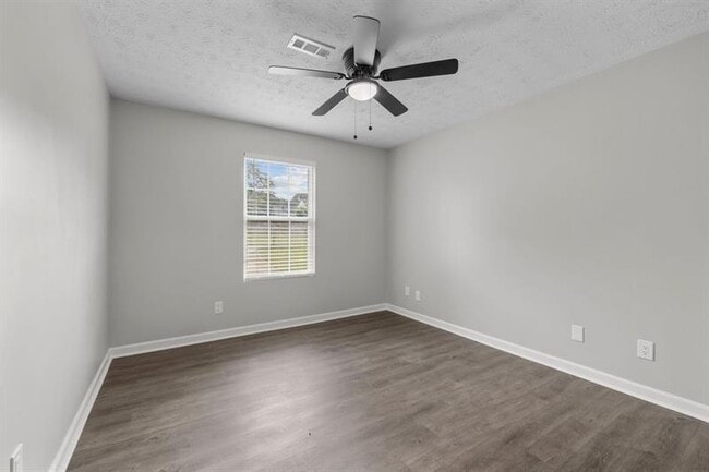 Building Photo - 425 Orchard Dr