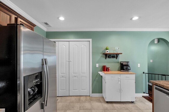 Building Photo - 3 Bedroom Ranch in Oyster Landing