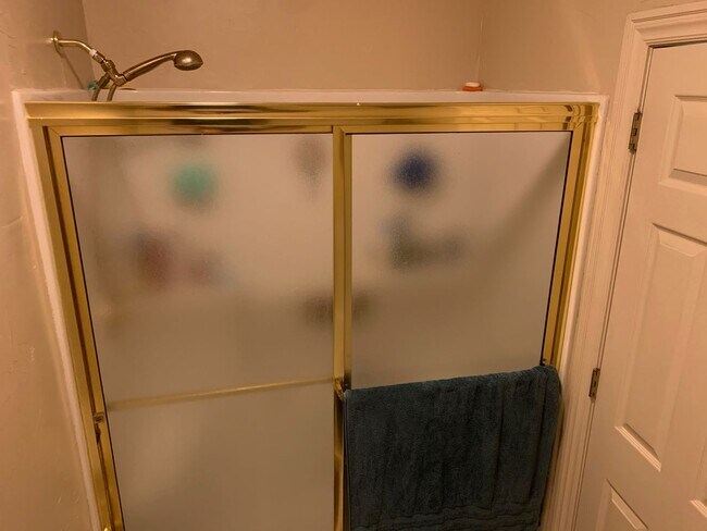 Building Photo - 746 Larkspur Ln